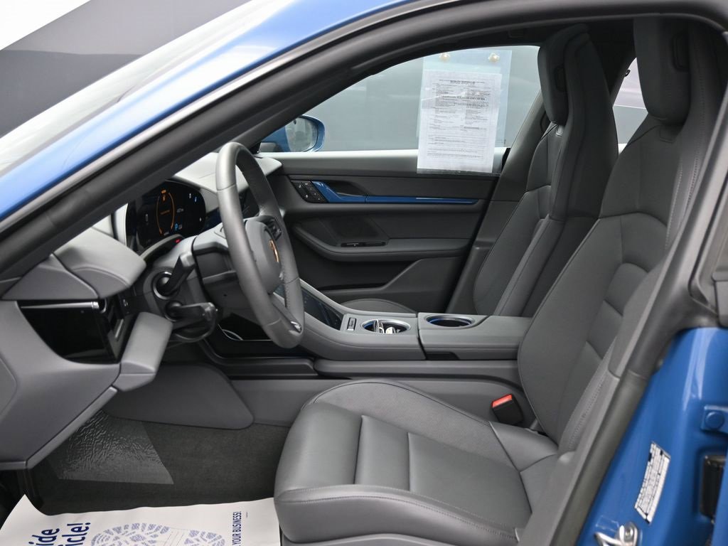 Used 2023 Porsche Taycan image 16