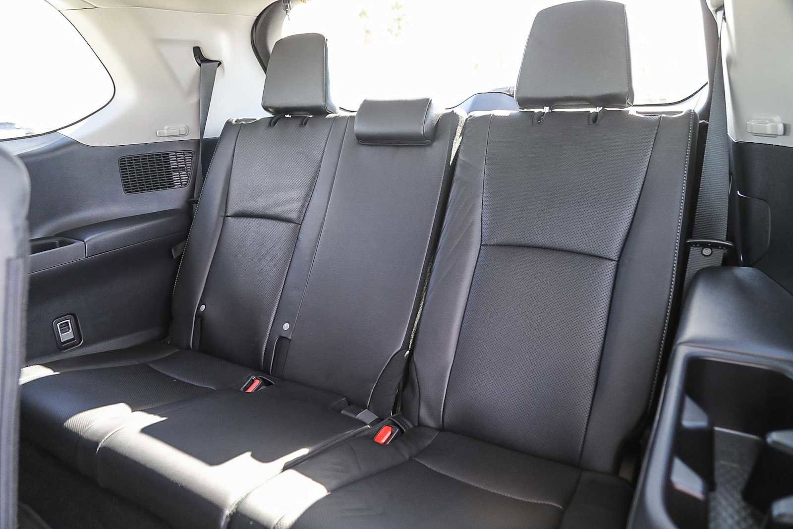 Used 2025 Toyota Grand Highlander Limited image 19