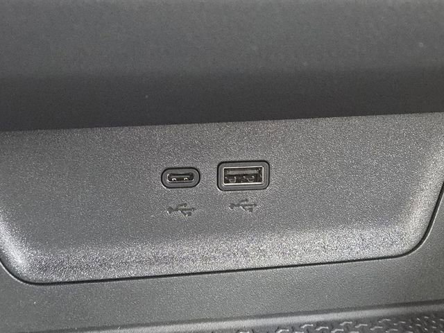 New 2026 Chevrolet Equinox LT w/ Convenience Package II image 8