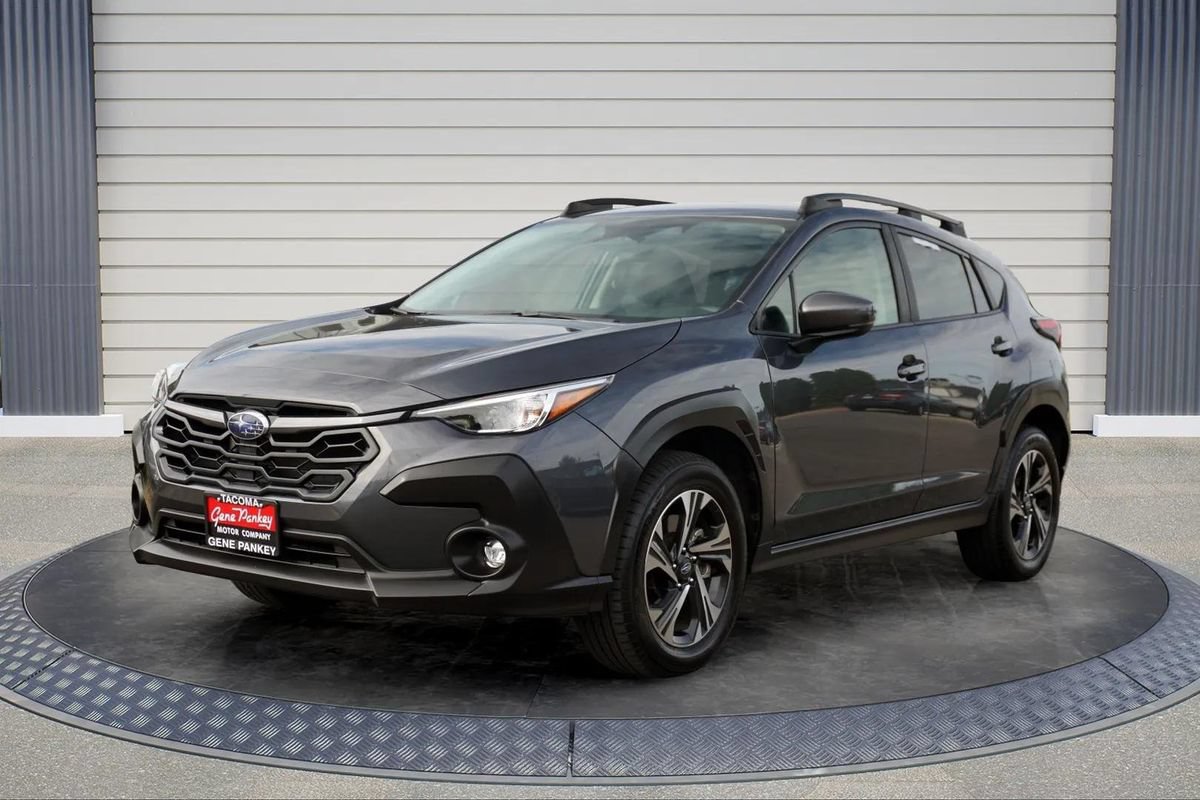 Used 2024 Subaru Crosstrek 2.0i Premium w/ Crosstrek Mirror Package AWD/4WD image 3