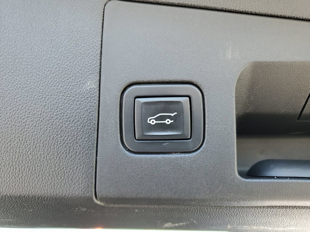 Used 2018 Cadillac XT5 Luxury w/ Driver Awareness Package FWD image 30