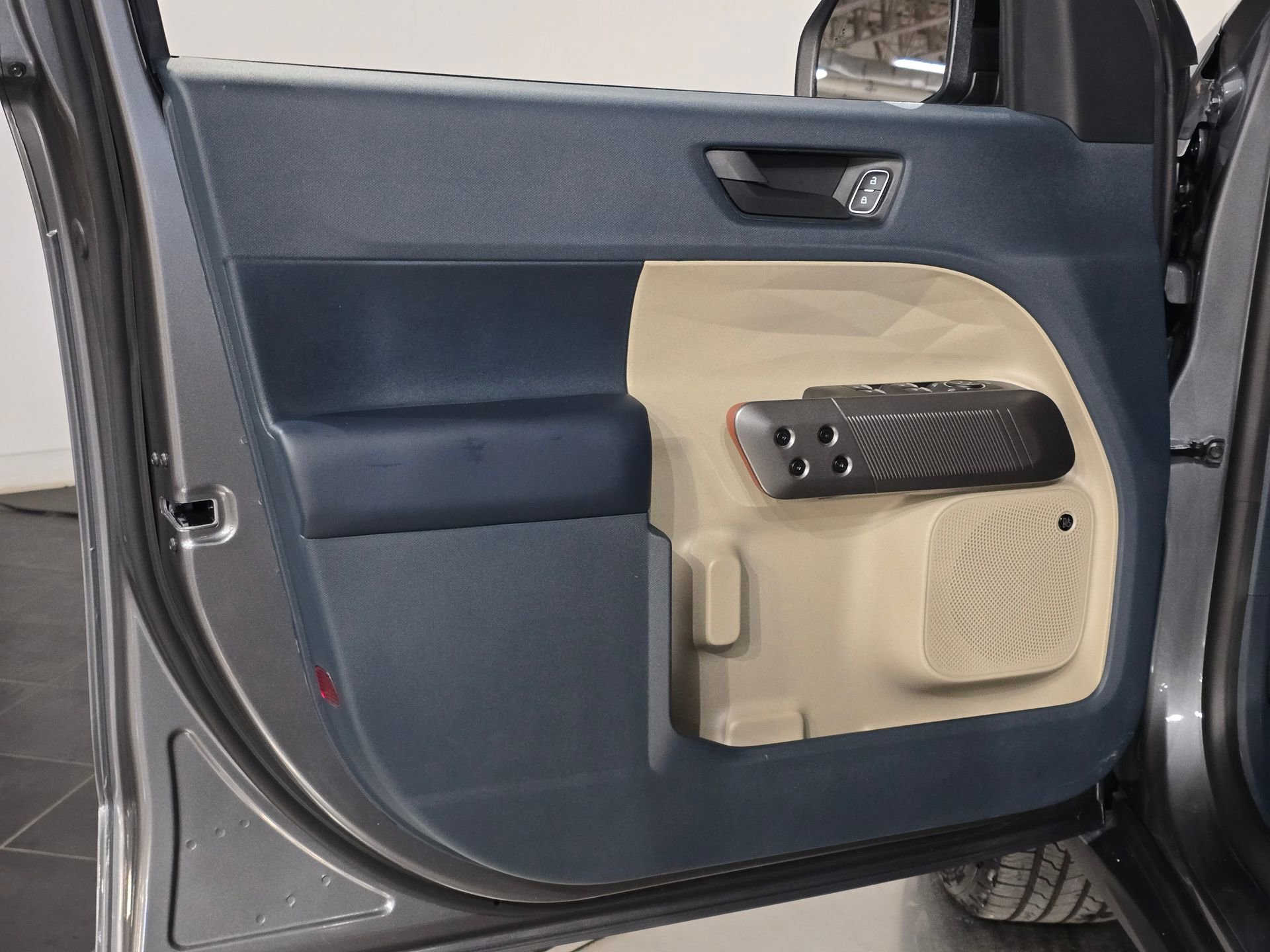 New 2025 Ford Maverick Lariat w/ 4K Tow Package image 15