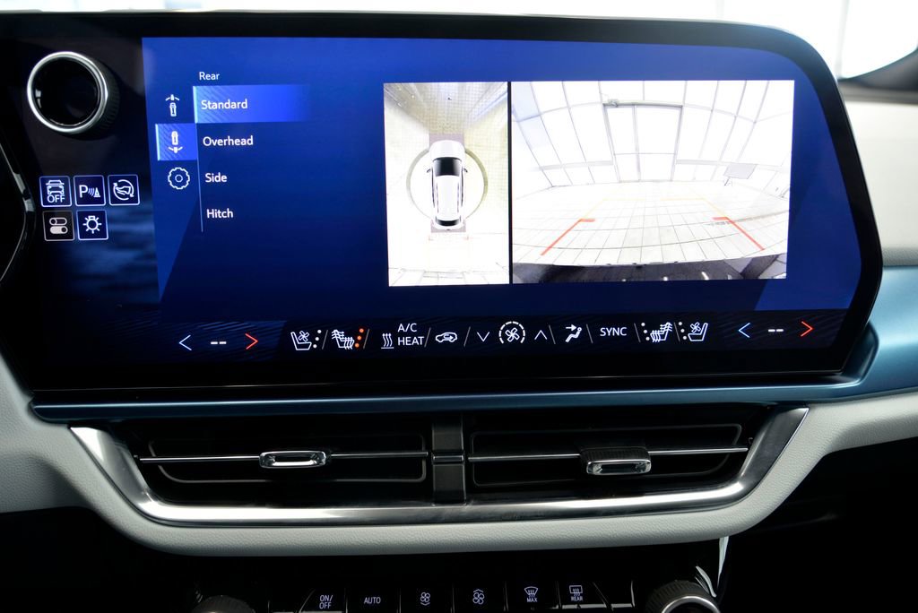 Used 2025 Chevrolet Equinox EV LT w/ Convenience Package II image 20