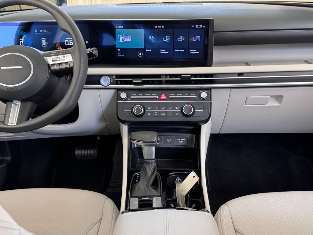 Certified 2025 Hyundai Tucson SE FWD image 3