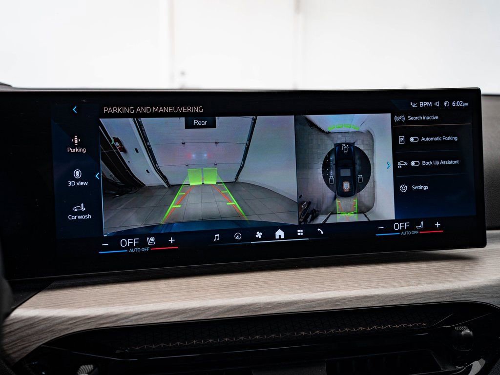 Certified 2025 BMW 330i xDrive Sedan image 33