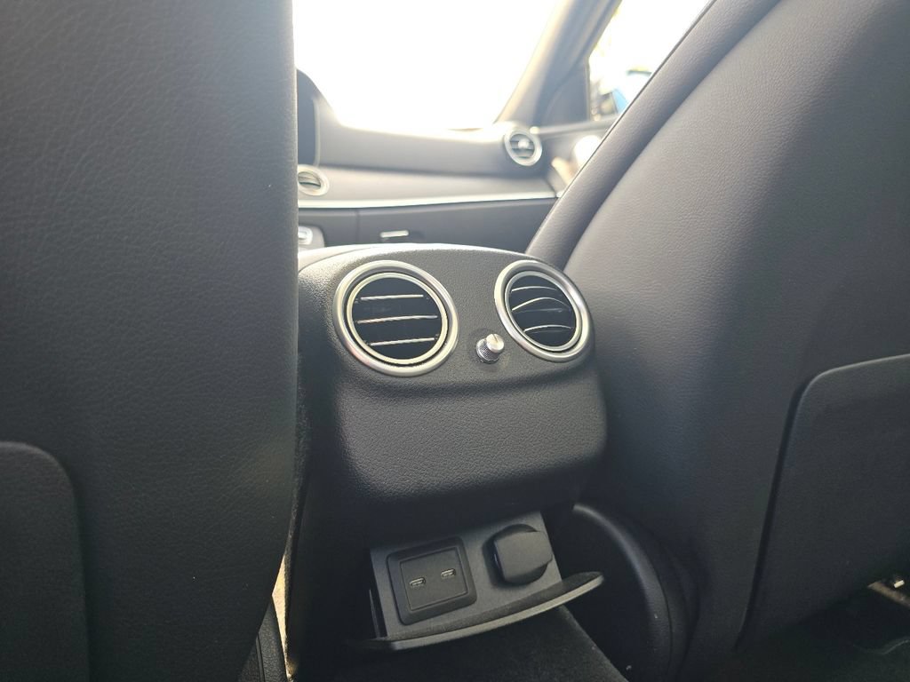 Used 2023 Mercedes-Benz E 350 4MATIC Sedan image 27