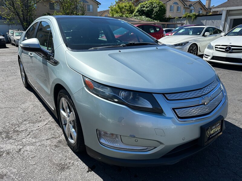 Used 2012 Chevrolet Volt Premium w/ Premium Trim Package FWD image 3