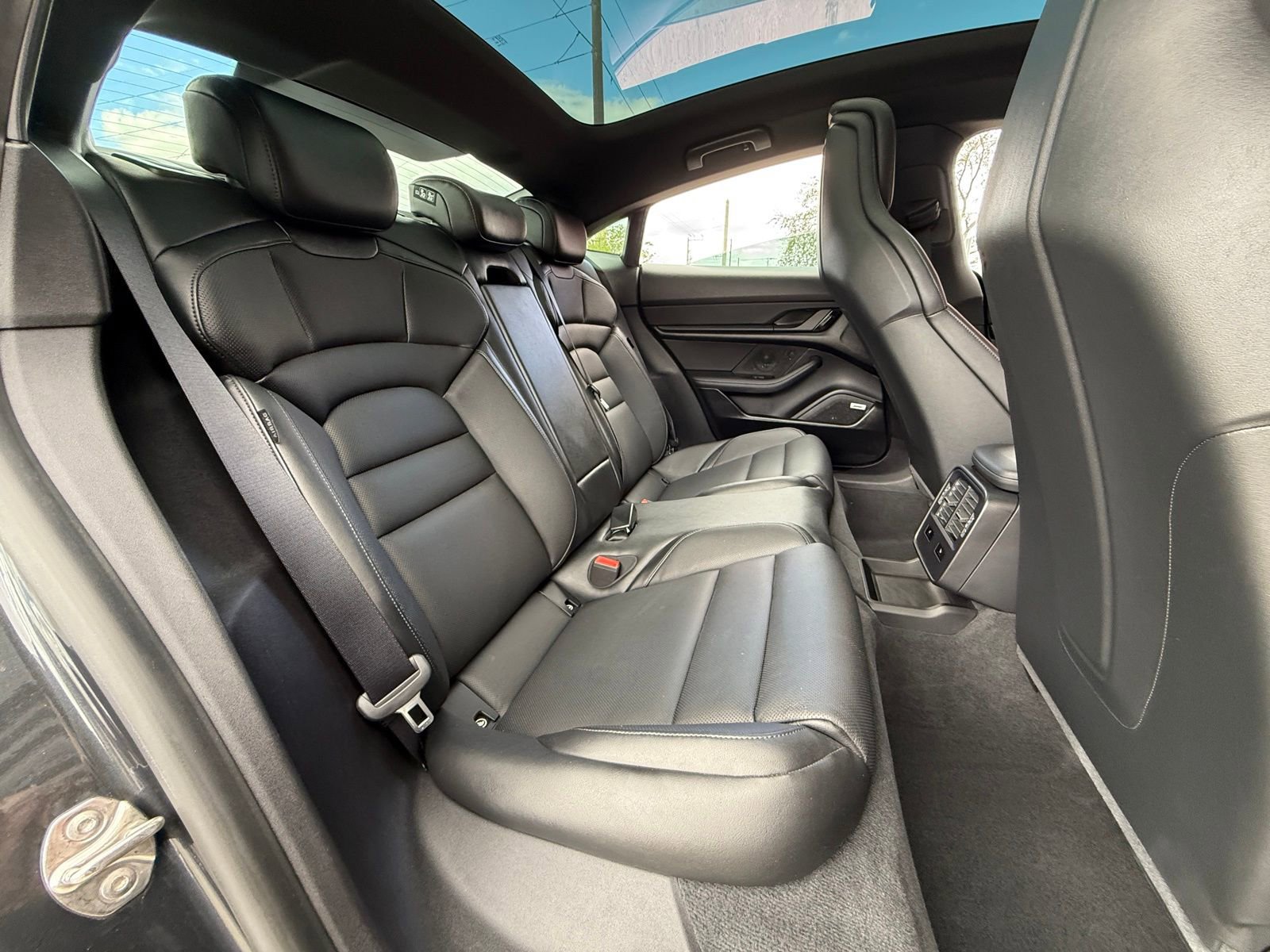 Used 2020 Porsche Taycan 4S w/ Premium Package image 14