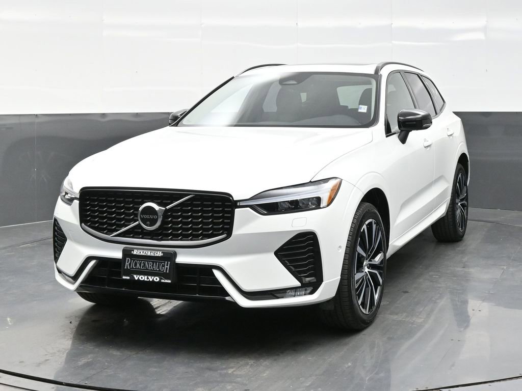 Used 2025 Volvo XC60 B5 Plus image 2