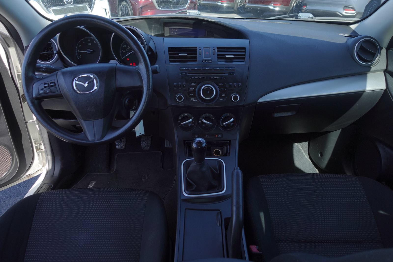 Used 2013 MAZDA MAZDA3 i SV FWD image 10