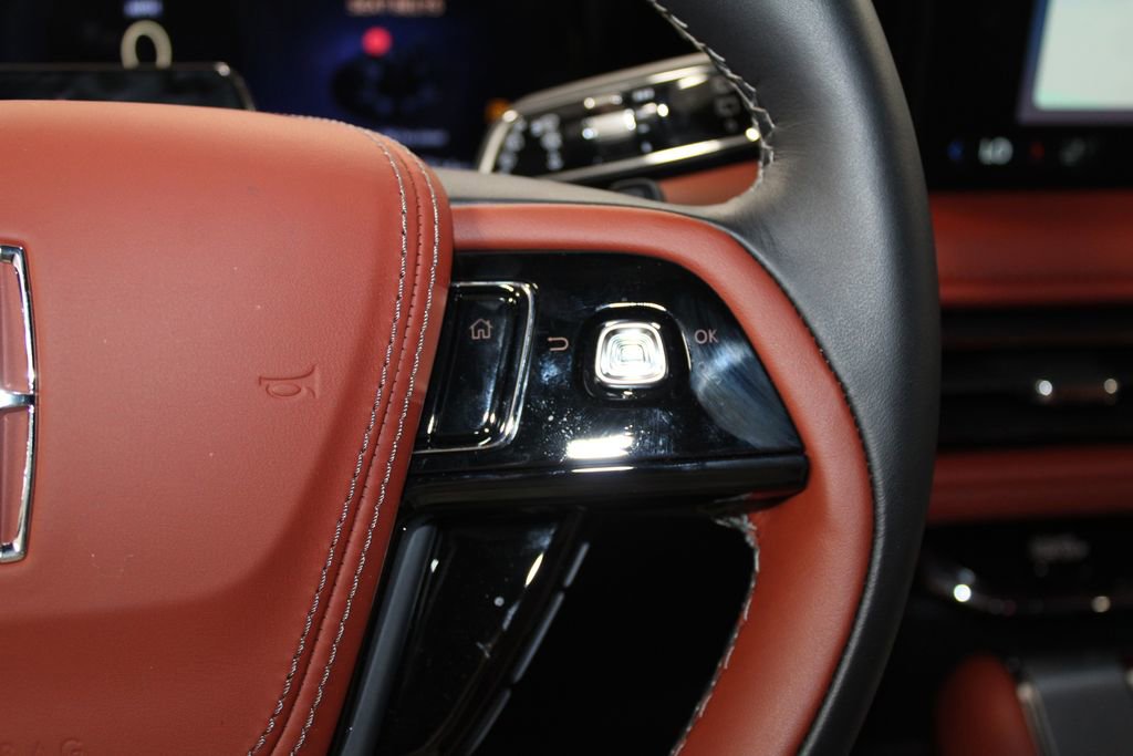 Used 2025 Lincoln Aviator Reserve image 40