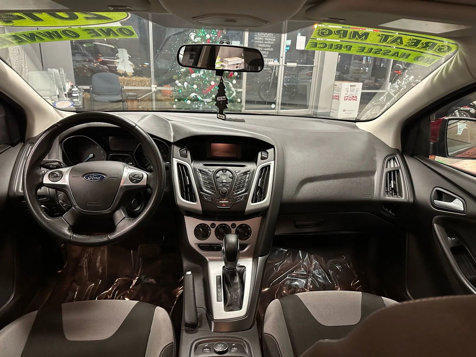 Used 2014 Ford Focus SE w/ SE Sport Package image 38