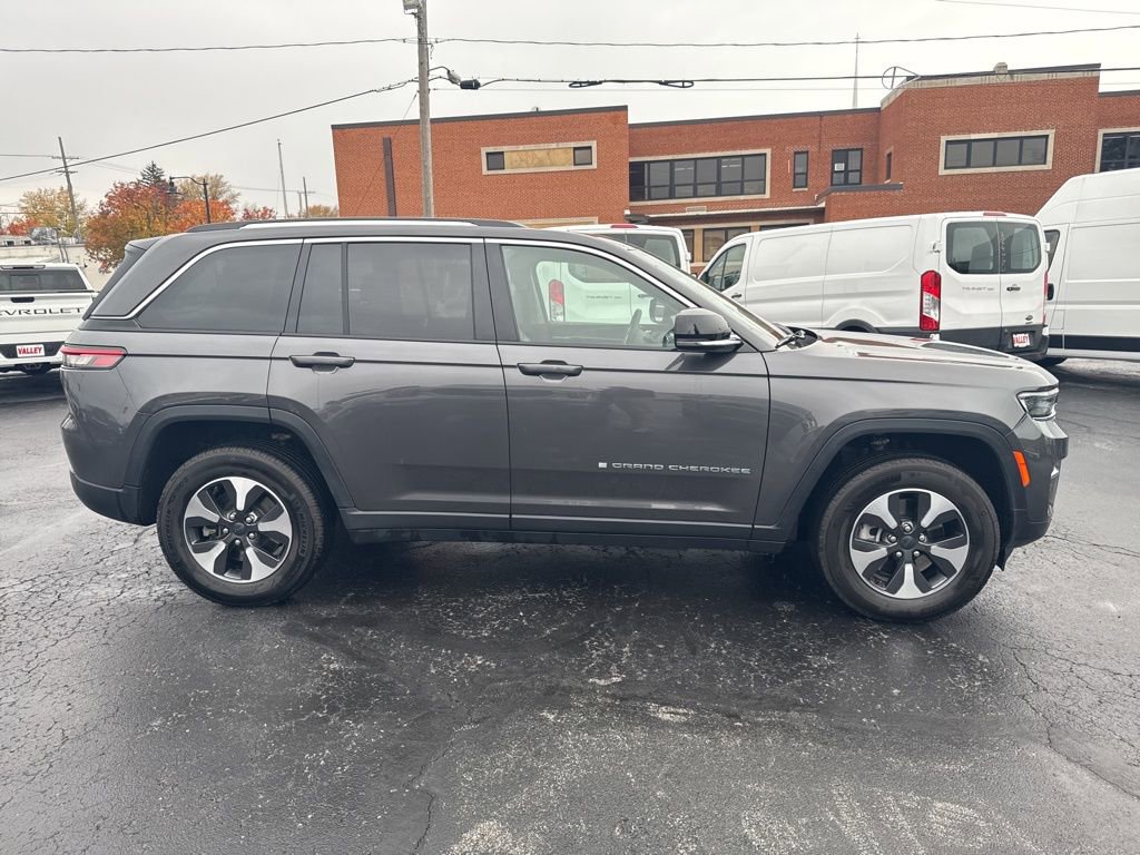 Used 2023 Jeep Grand Cherokee 4WD 4xe image 9