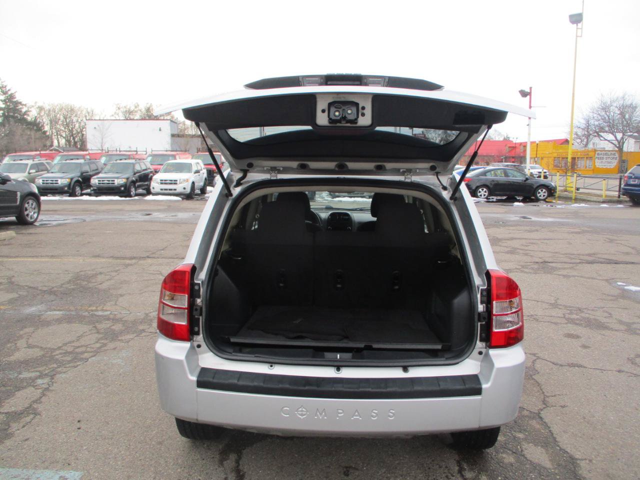 Used 2010 Jeep Compass Sport FWD image 6