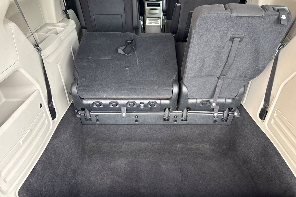 Used 2016 Dodge Grand Caravan SE image 21