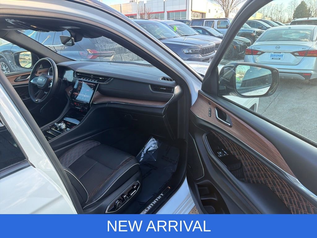 Certified 2024 Jeep Grand Cherokee Summit image 16