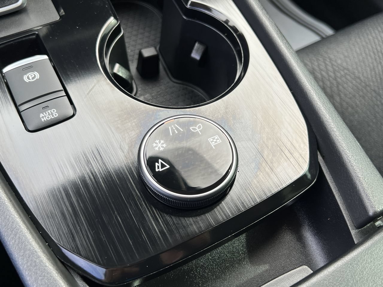 Certified 2025 Nissan Rogue SV AWD/4WD image 13