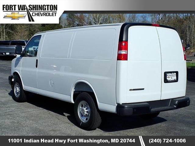 New 2025 Chevrolet Express 3500 RWD image 5