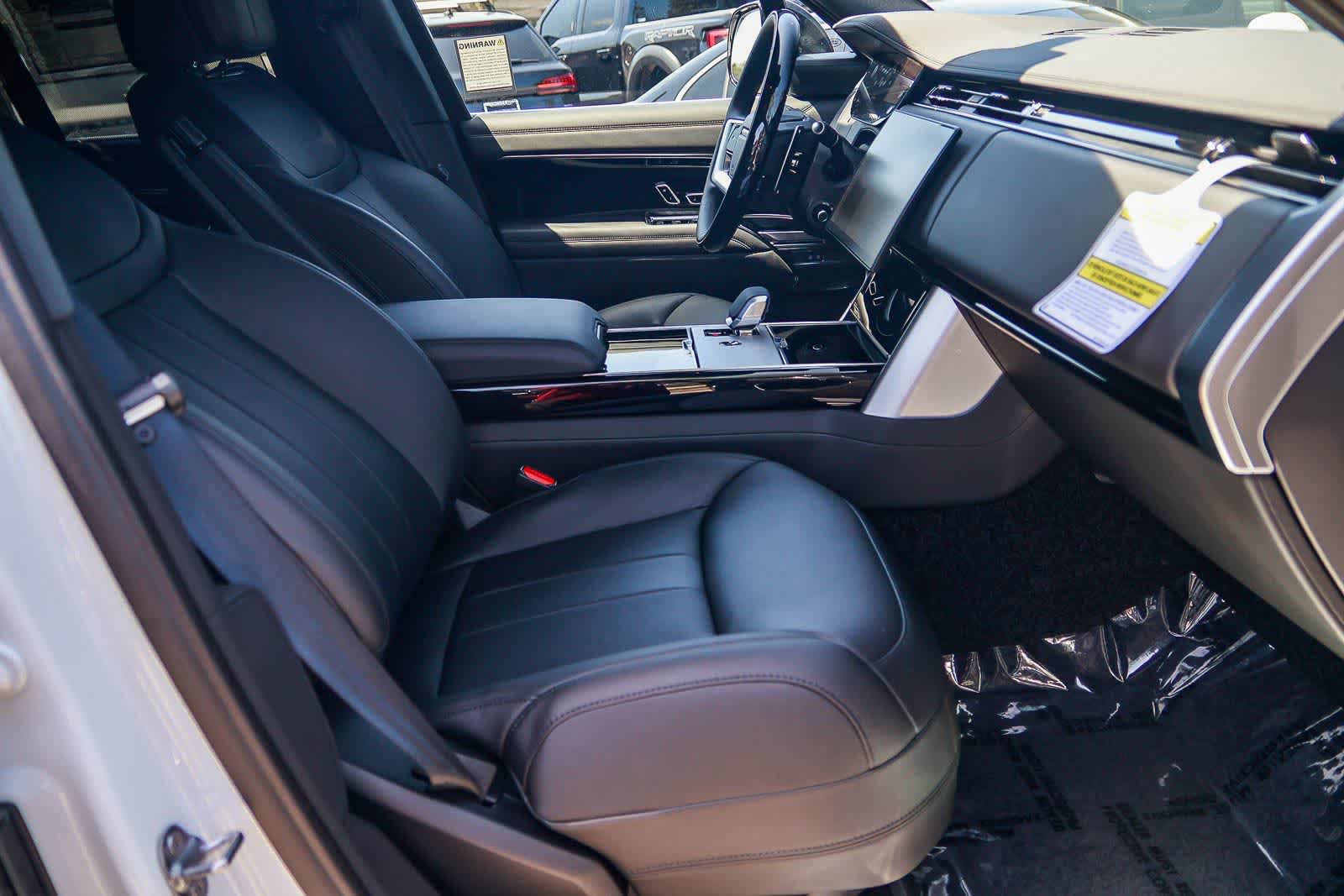 New 2026 Land Rover Range Rover SE AWD/4WD image 17