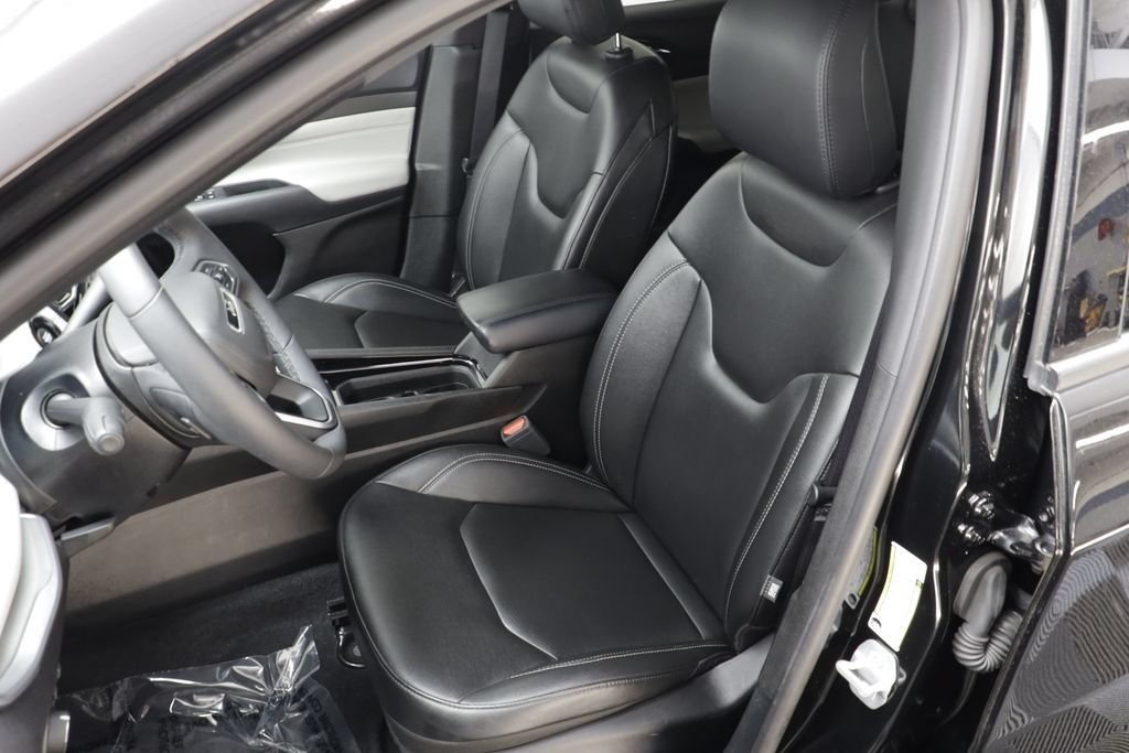 Used 2025 Jeep Compass Limited AWD/4WD image 13