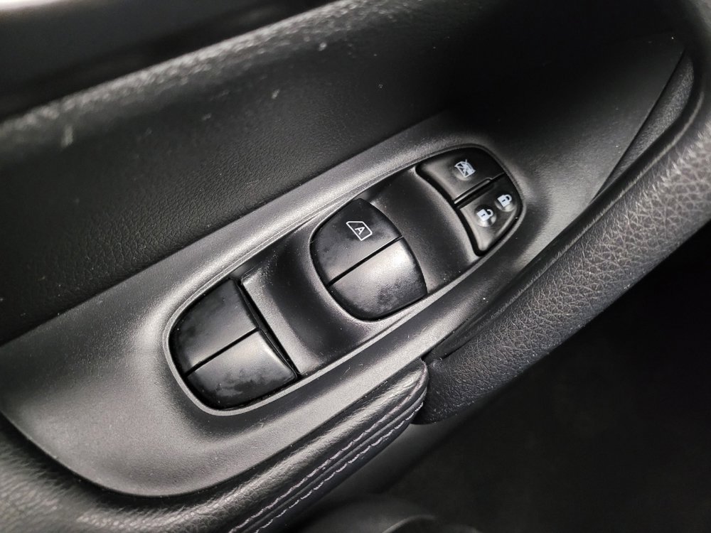 Used 2014 Nissan Rogue SV AWD/4WD image 27