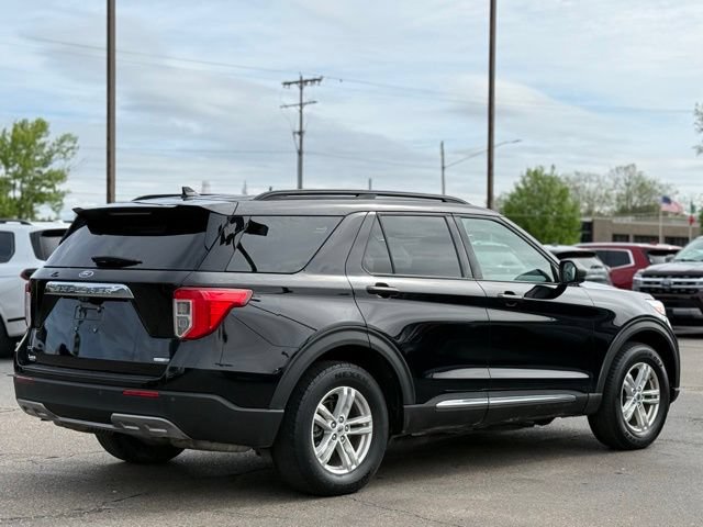 Used 2020 Ford Explorer XLT w/ Equipment Group 202A AWD/4WD image 38