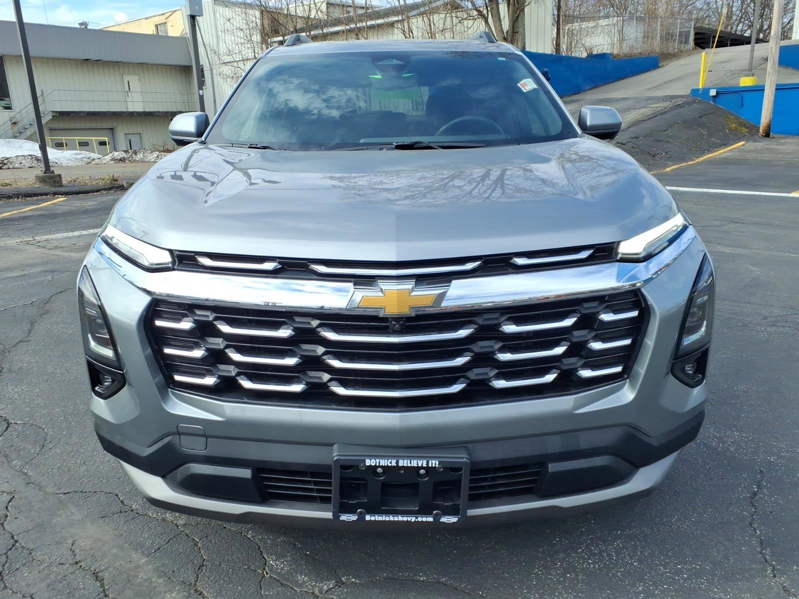 Used 2025 Chevrolet Equinox LT w/ Convenience Package II AWD/4WD image 8