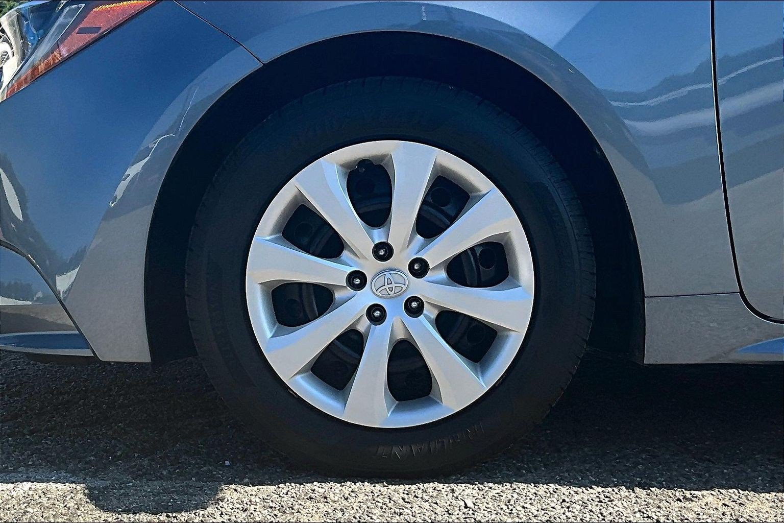 Used 2022 Toyota Corolla LE FWD image 8