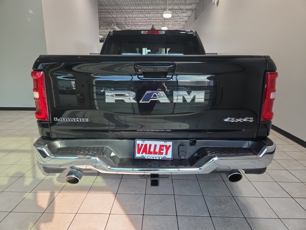 Used 2026 RAM 1500 Laramie AWD/4WD image 11