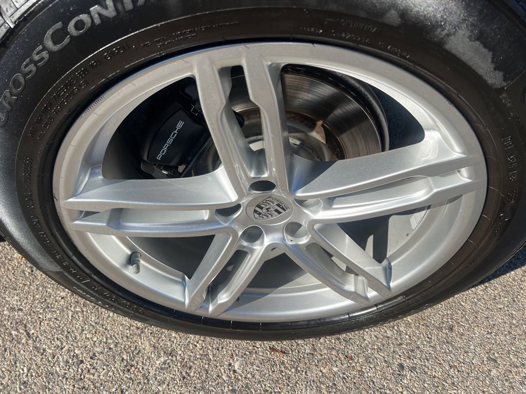 Used 2022 Porsche Macan Base image 42