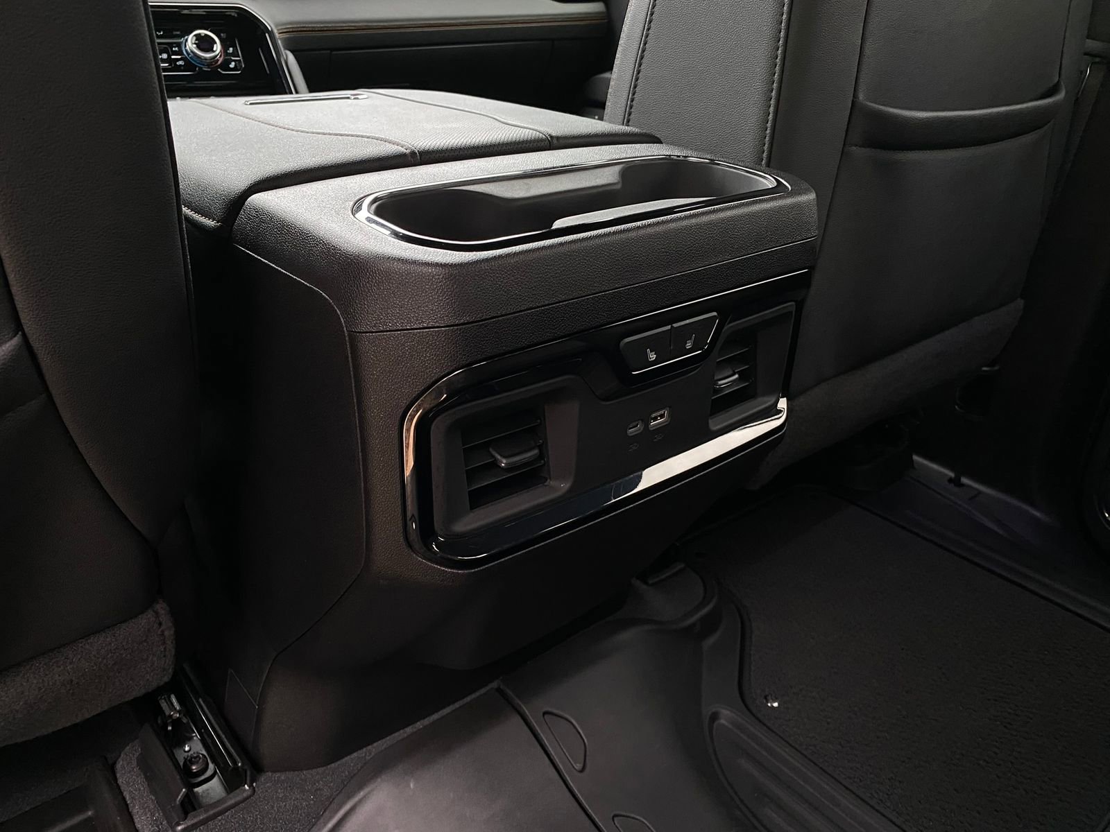 Used 2024 GMC Sierra 2500 AT4 w/ AT4 Premium Plus Package AWD/4WD image 31
