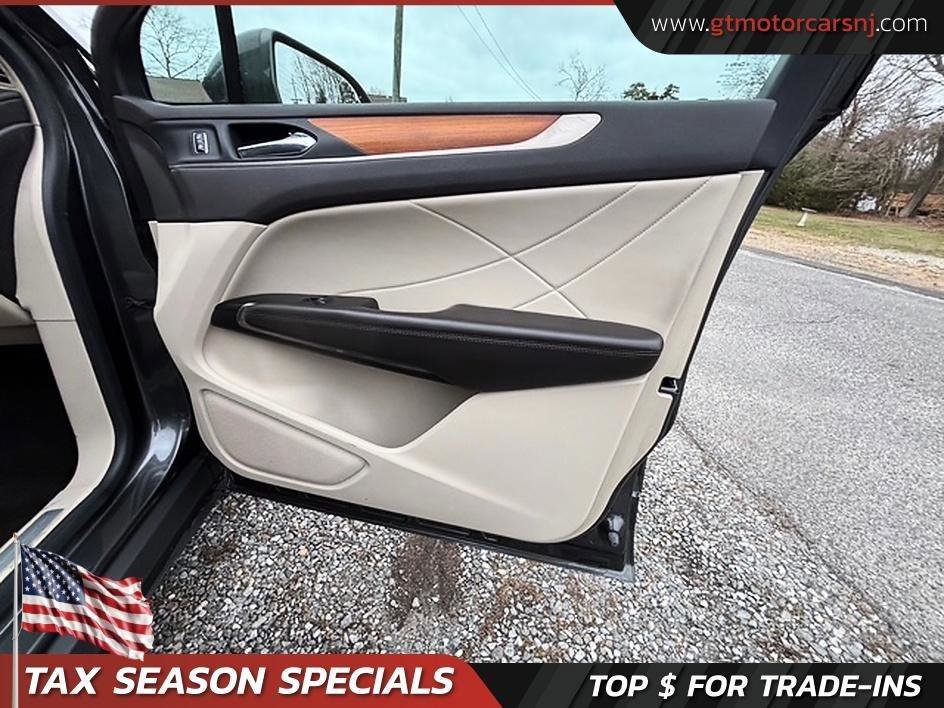 Used 2017 Lincoln MKC Select w/ Select Plus Package AWD/4WD image 16