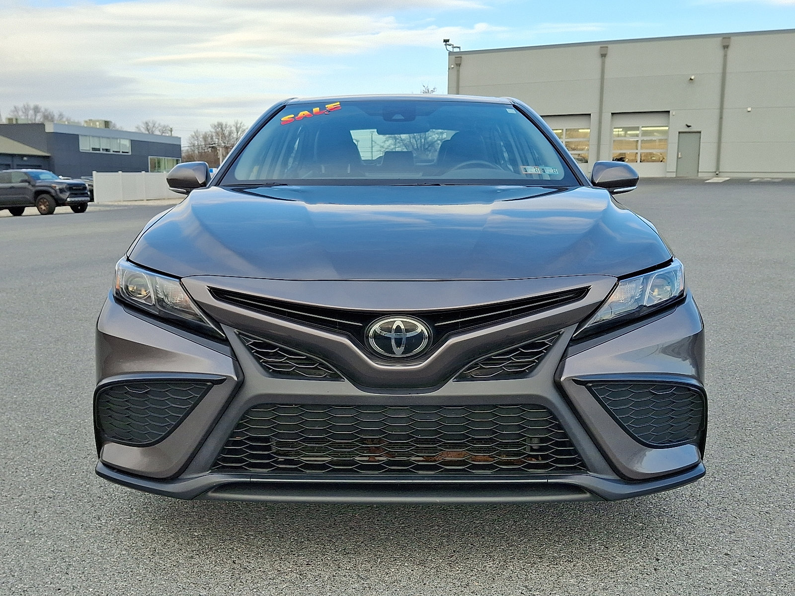 Used 2024 Toyota Camry SE FWD image 2