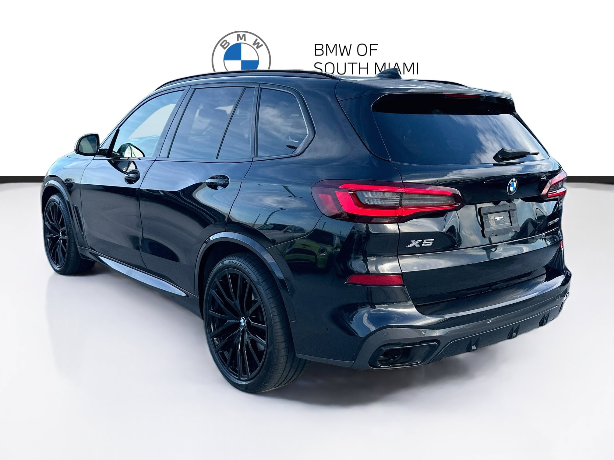 Used 2022 BMW X5 xDrive40i w/ M Sport Package AWD/4WD image 5