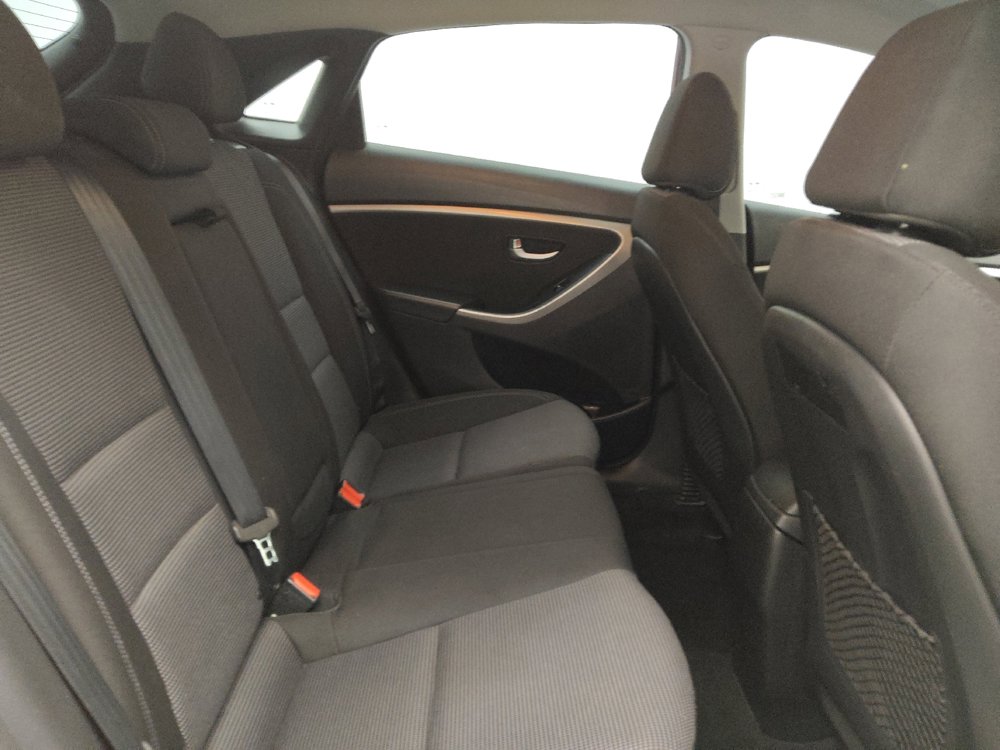 Used 2017 Hyundai Elantra GT image 19