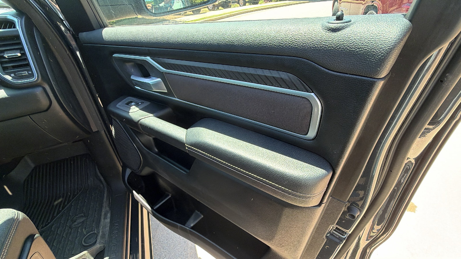 Used 2025 RAM 1500 Big Horn AWD/4WD image 17