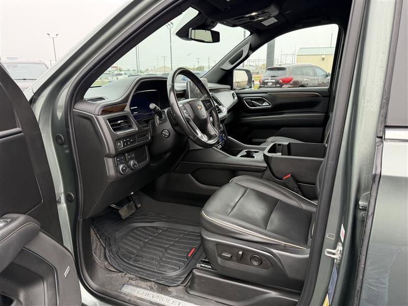 Used 2023 Chevrolet Suburban Premier image 8