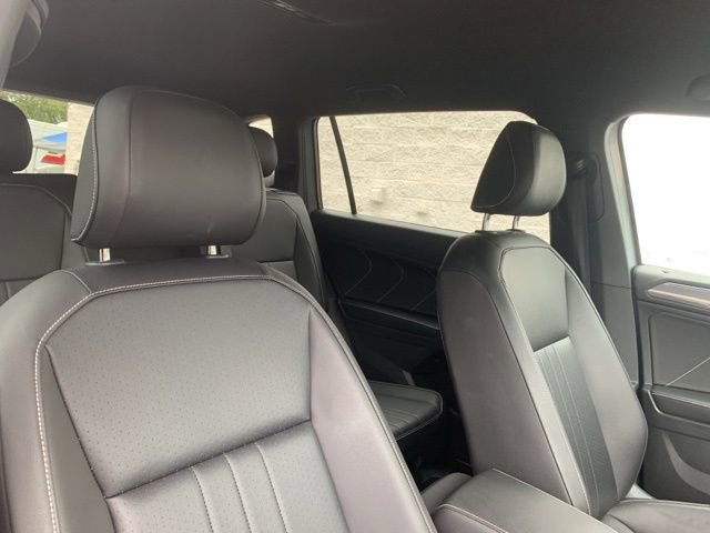 Used 2022 Volkswagen Tiguan SE R-Line image 47