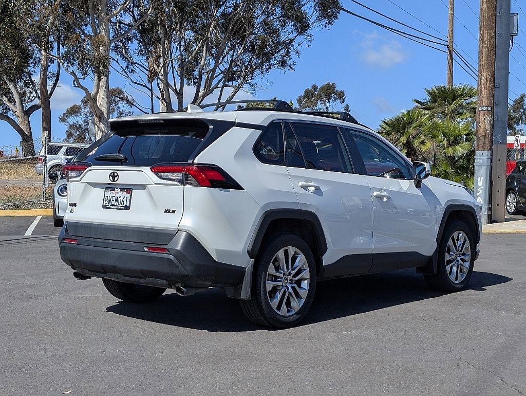 Used 2021 Toyota RAV4 XLE Premium w/ Carpet Mat Package (TMS) image 9