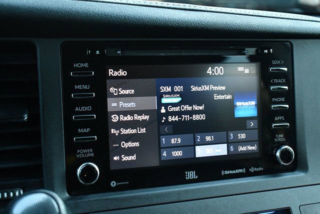 Used 2020 Toyota Sienna SE image 46