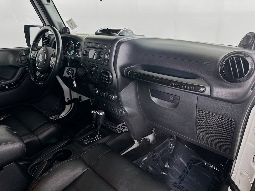 Used 2012 Jeep Wrangler Unlimited Sahara AWD/4WD image 32