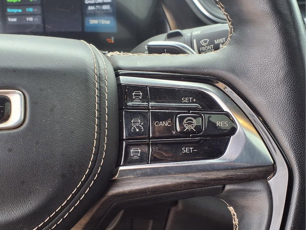 Used 2022 Jeep Grand Cherokee Overland w/ Advanced Protech Group III image 6