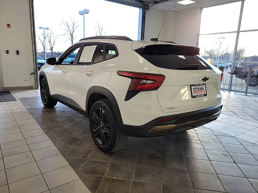 Used 2024 Chevrolet Trax ACTIV w/ Sunroof Package image 8