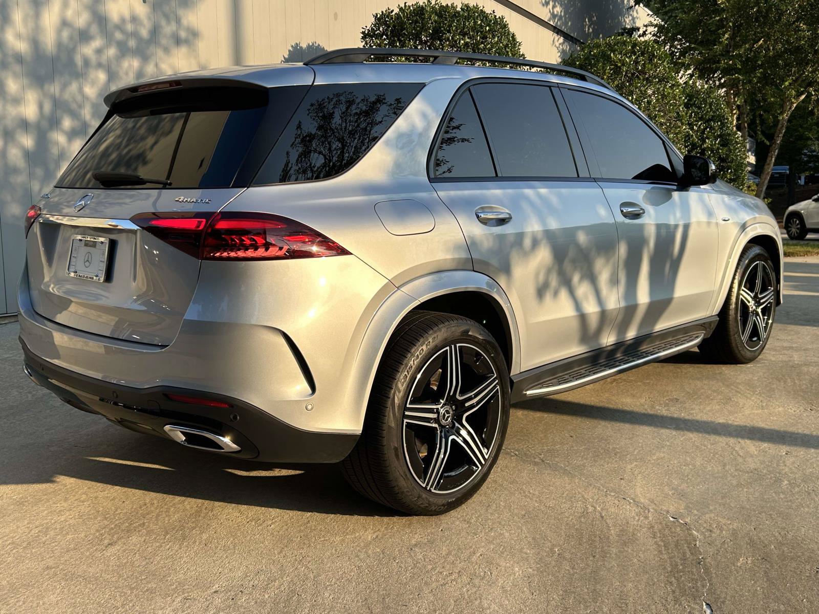 Certified 2025 Mercedes-Benz GLE 450e 4MATIC image 6