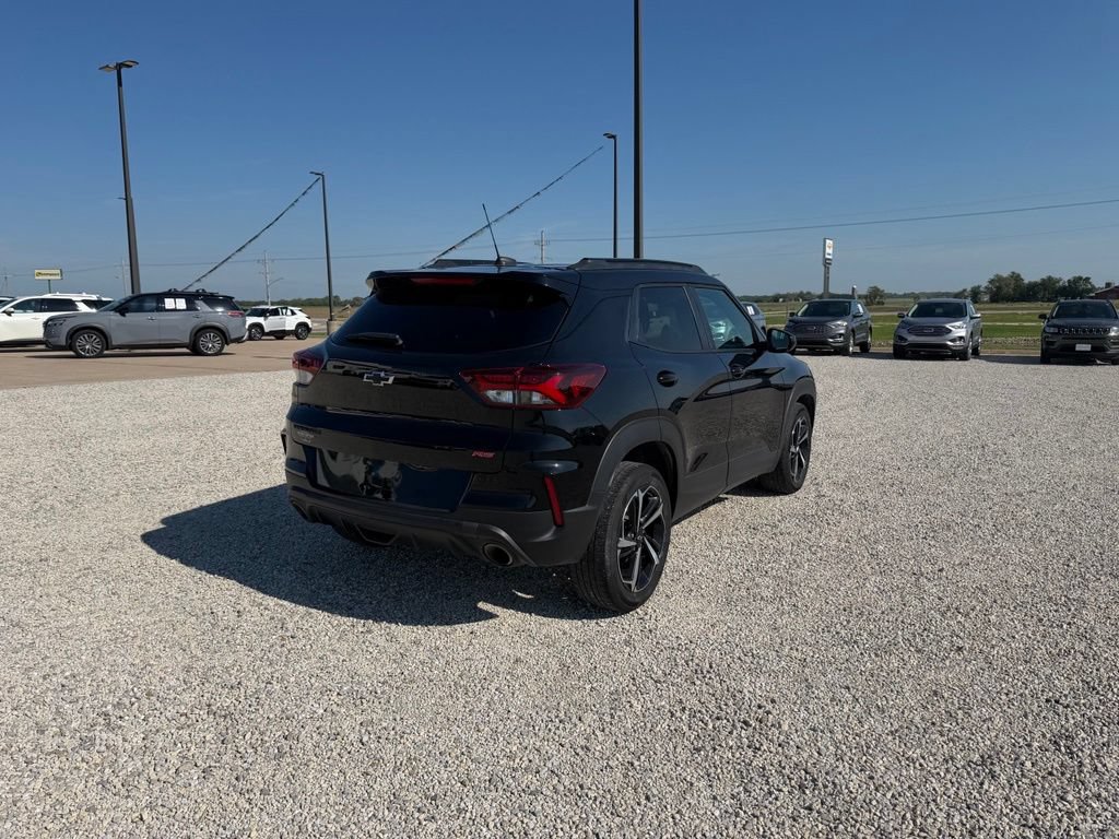 Used 2022 Chevrolet TrailBlazer RS FWD image 3
