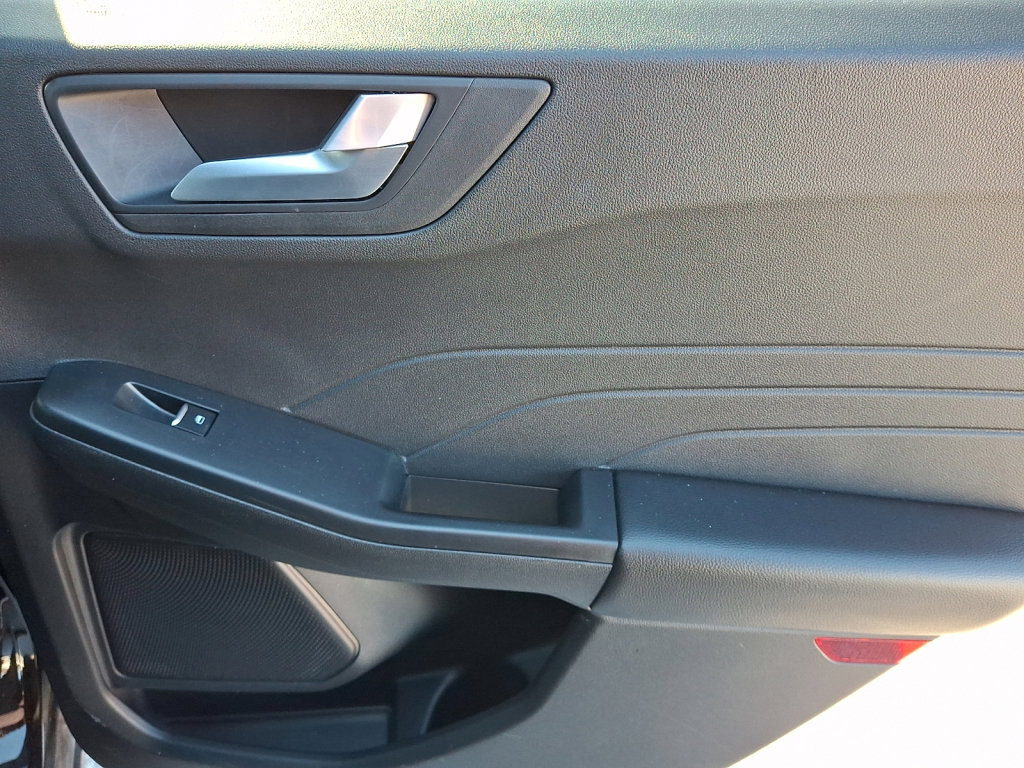 Used 2025 Ford Escape ST-Line image 14