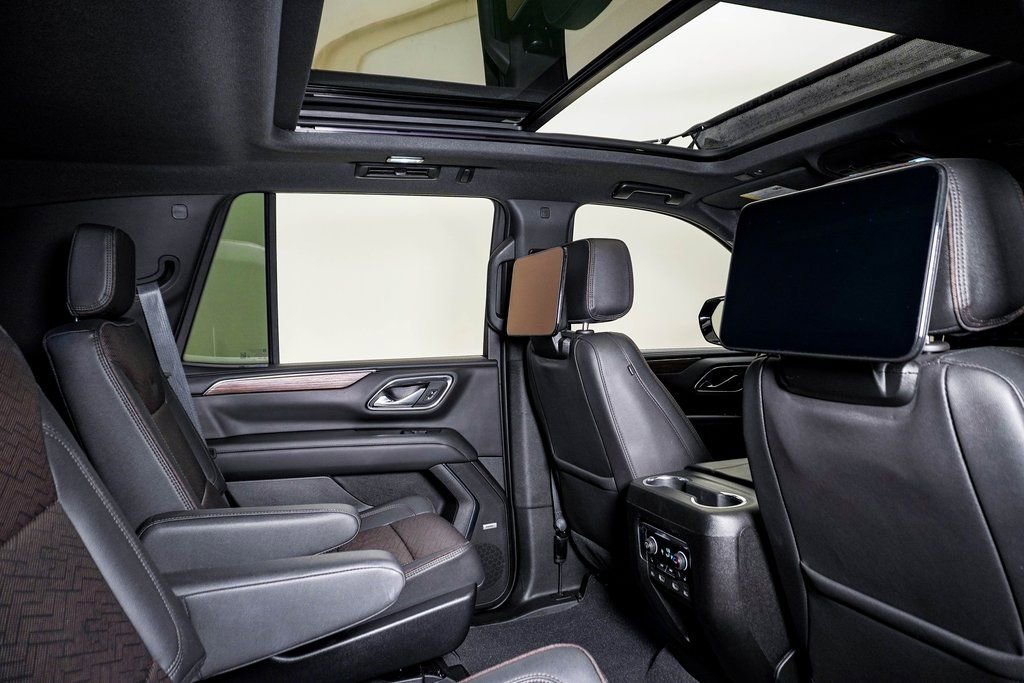 Used 2023 Chevrolet Tahoe High Country w/ Advanced Technology Package image 16