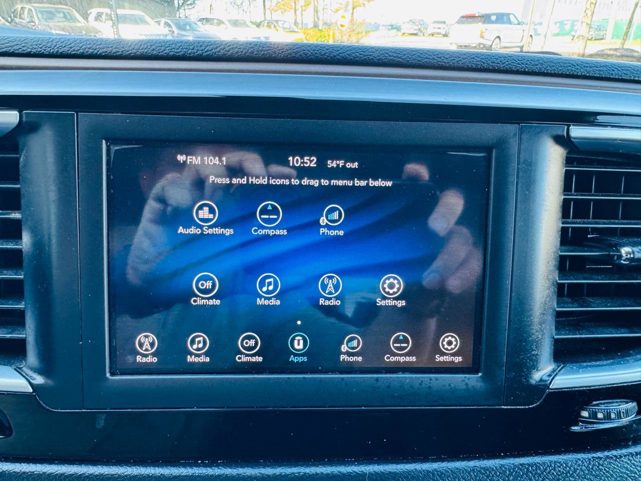 Used 2018 Chrysler Pacifica Touring Plus w/ Tire & Wheel Group FWD image 11