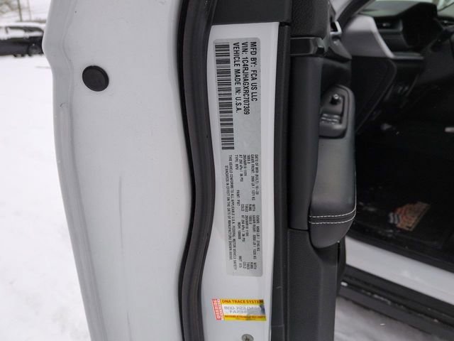 Used 2024 Jeep Grand Cherokee Laredo X image 29