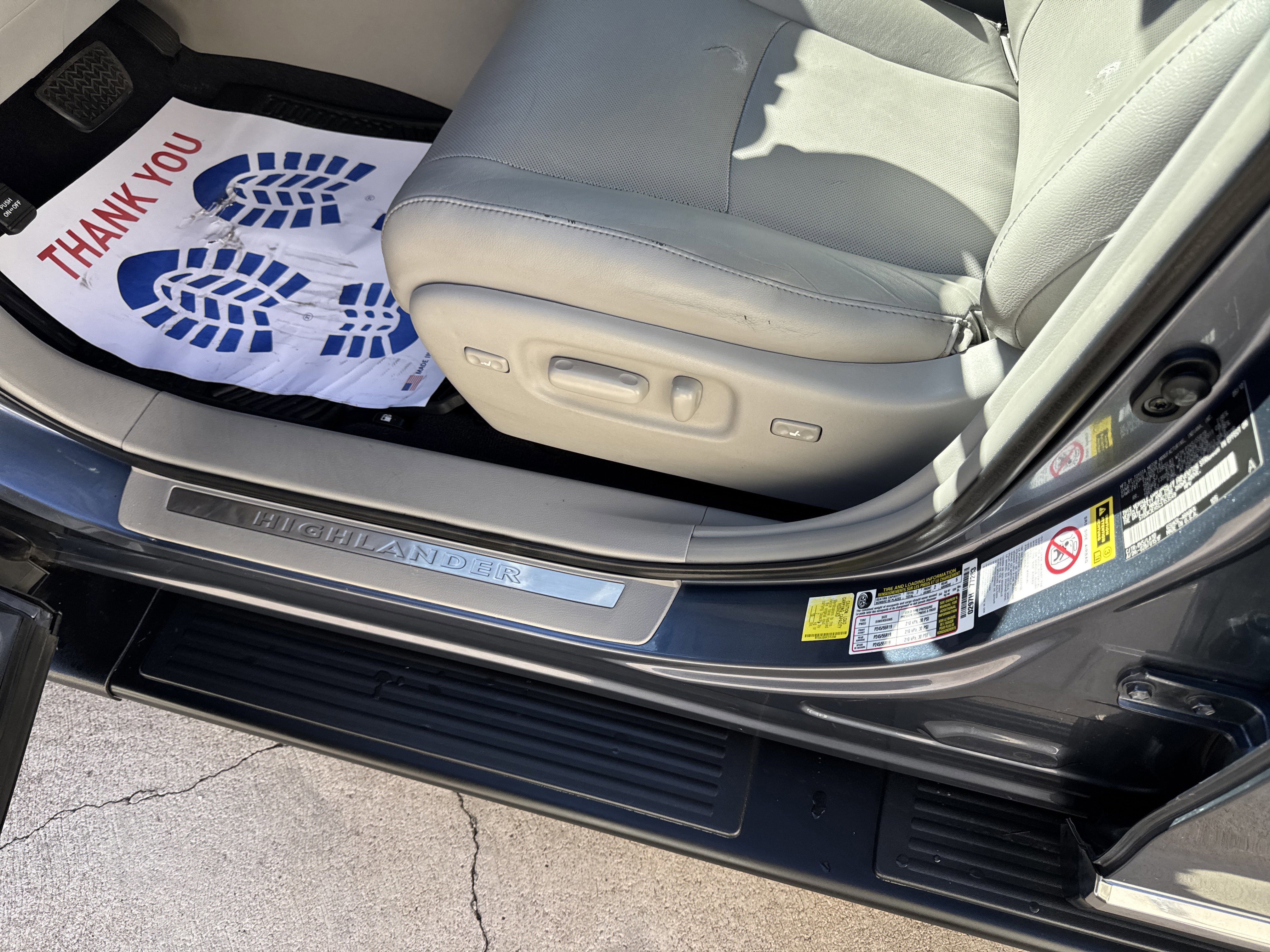 Used 2012 Toyota Highlander Limited image 18